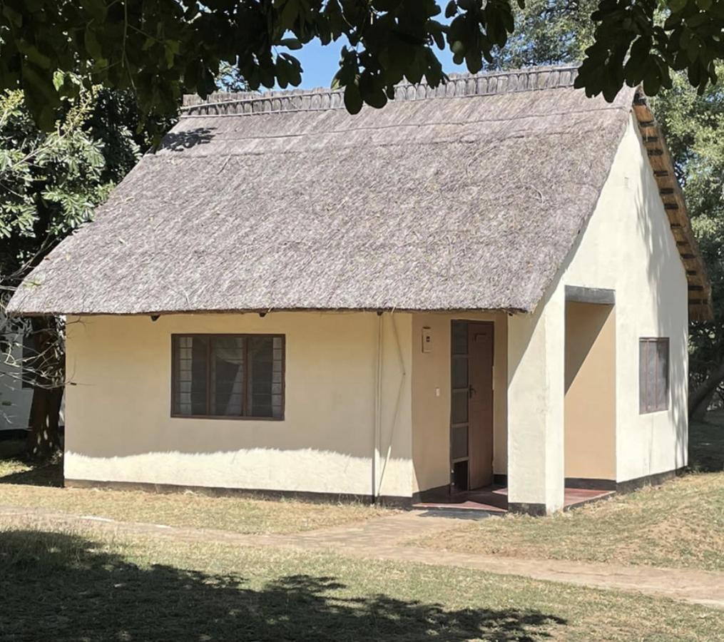 Marula Lodge Mfuwe Екстер'єр фото